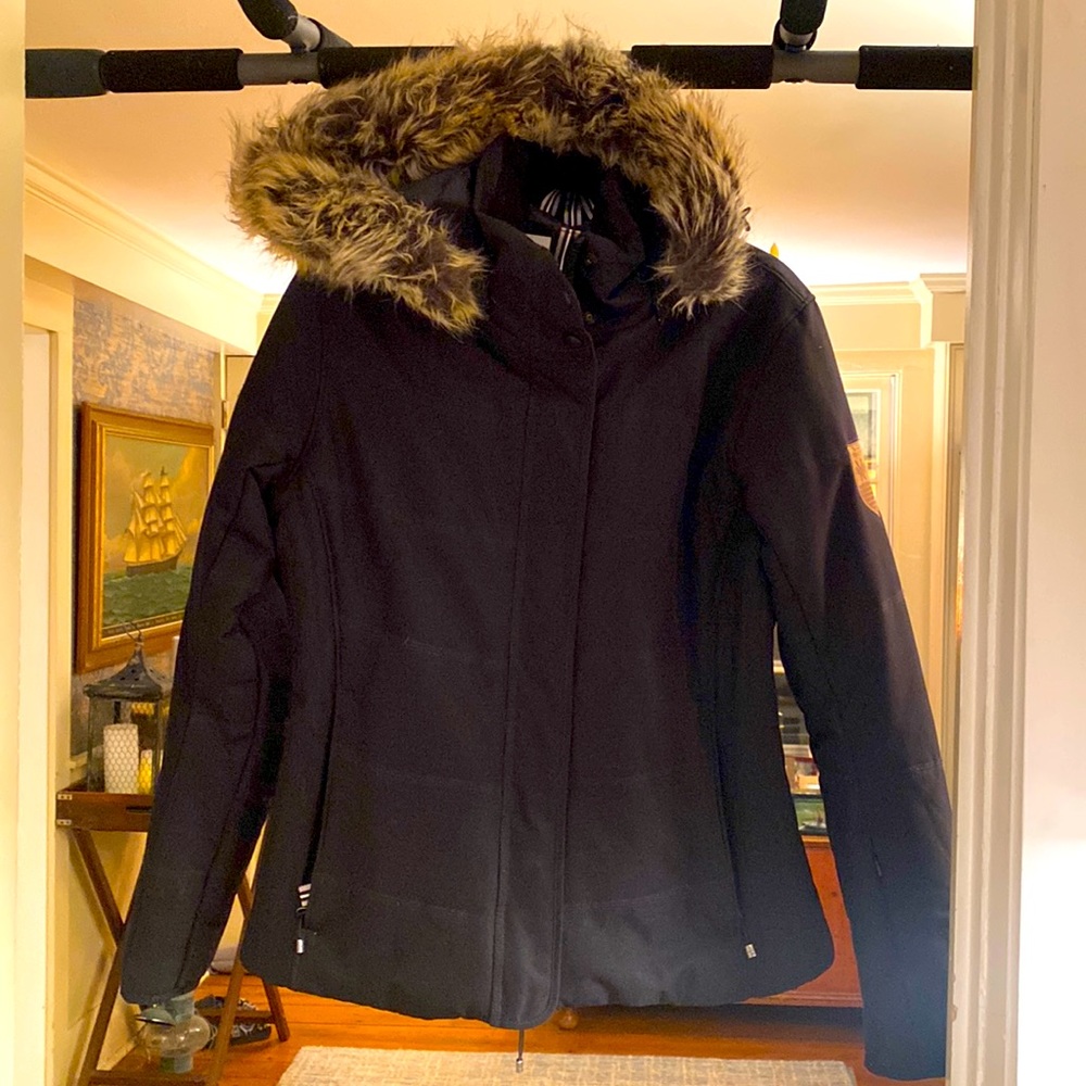 Gorgeous warm Obermeyer “Tuscany Elite” ski jacket Women’s size 8. Gently worn.